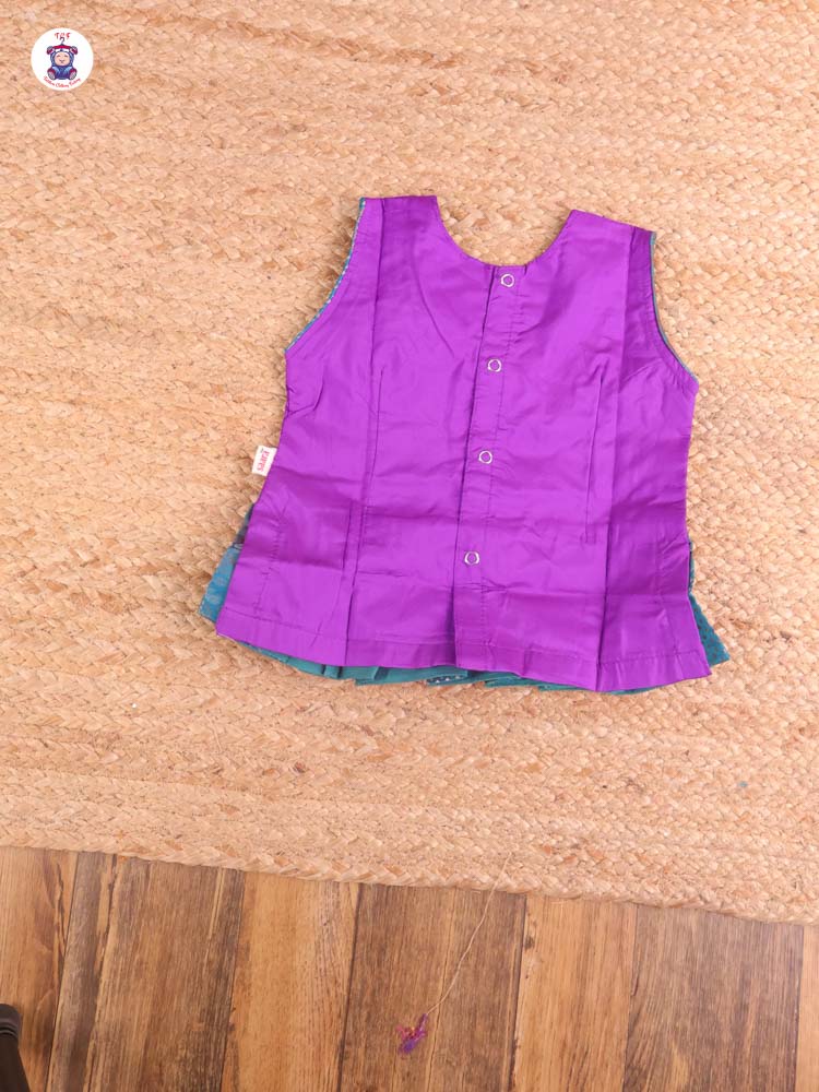Violet & Green - Pavadai Sattai