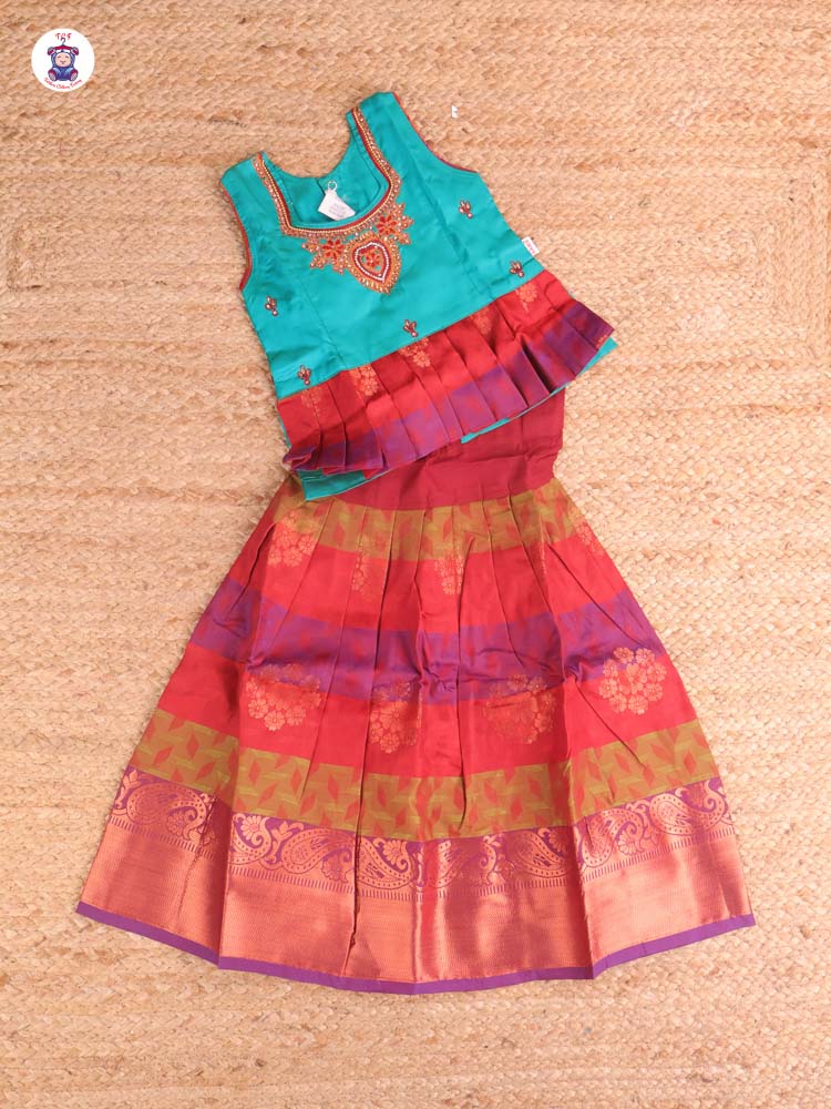 Green & Brown - Pavadai Sattai