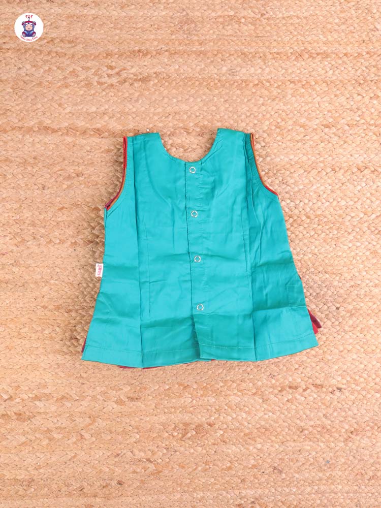 Green & Brown - Pavadai Sattai