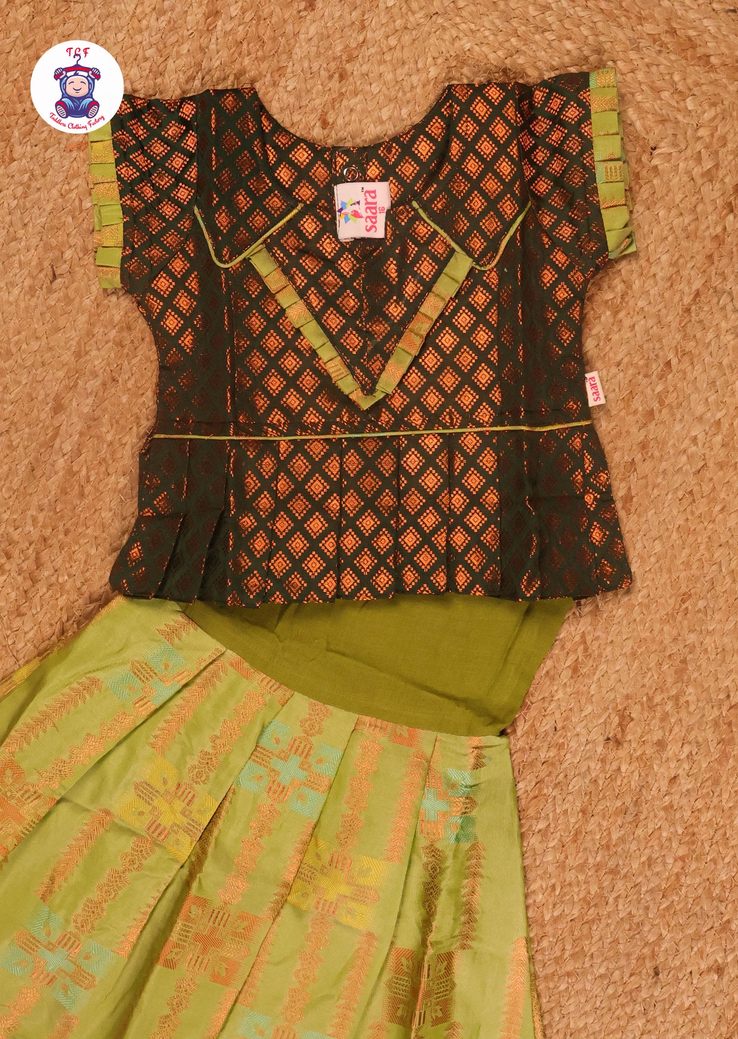 Leaf Green - Pavadai Sattai
