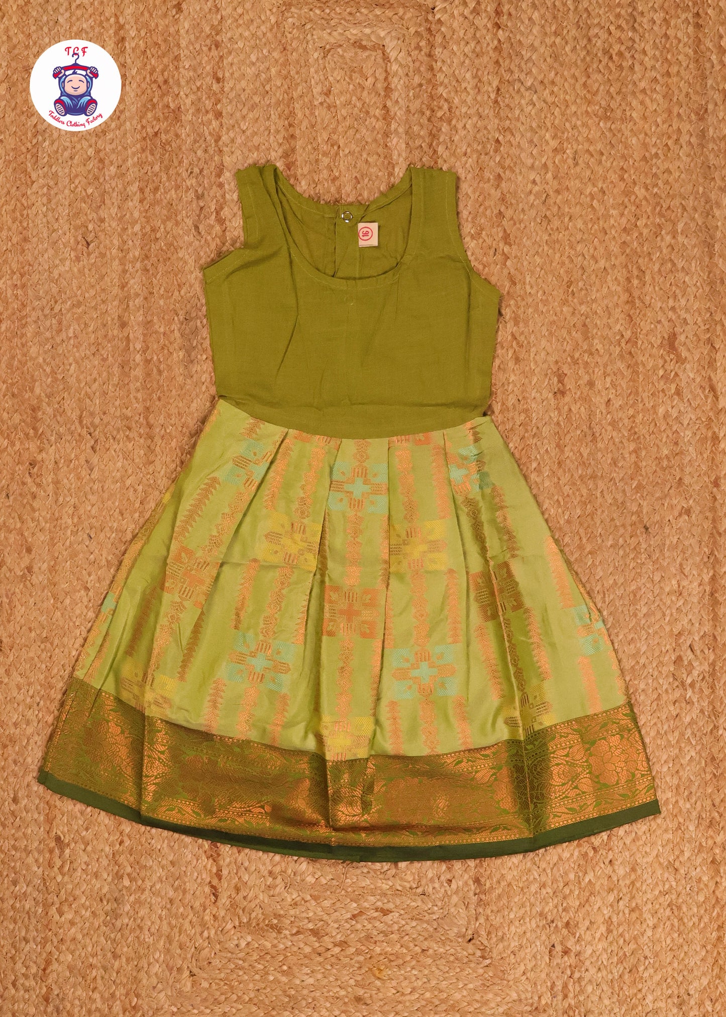 Leaf Green - Pavadai Sattai