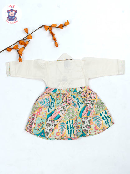White & Light Green Floral Printed - Girls Readymade Cotton Frocks