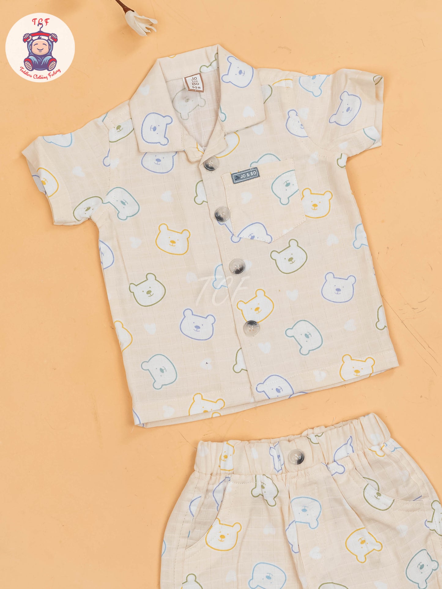 Cream  - T-Shirts & Shorts
