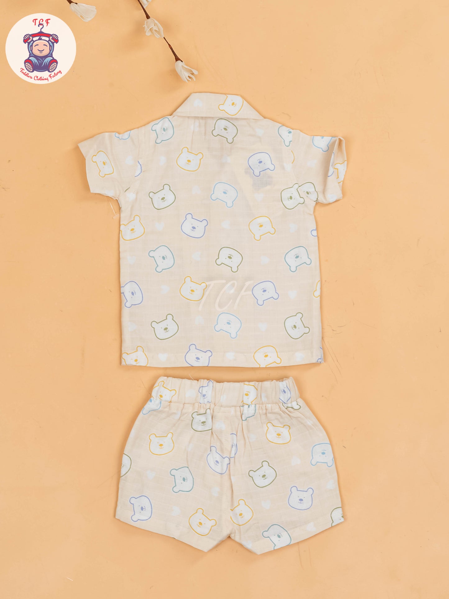 Cream  - T-Shirts & Shorts