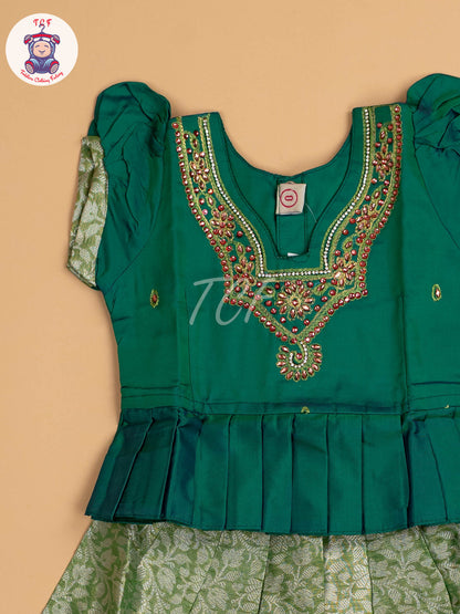Green - Pavadai Sattai