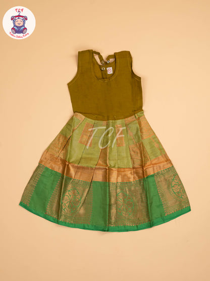 Green - Pavadai Sattai