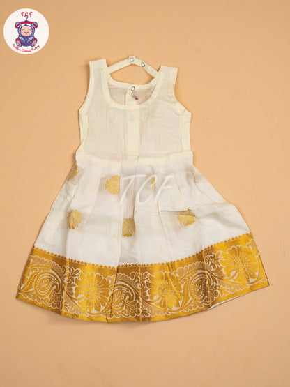 Red & Half White Kerala Cotton - Pavadai Sattai