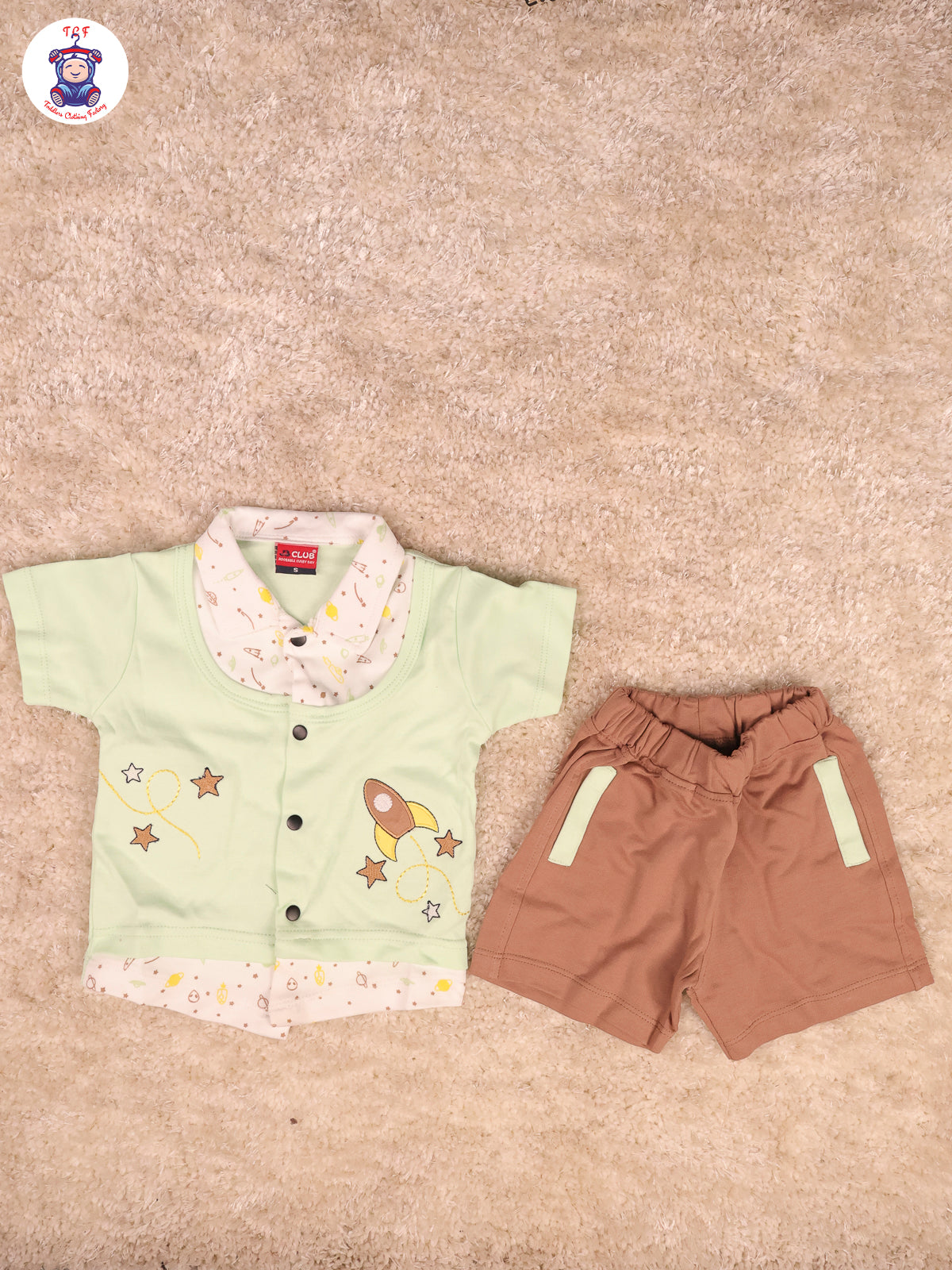 Pista Green - Collor T-Shirts & Shorts