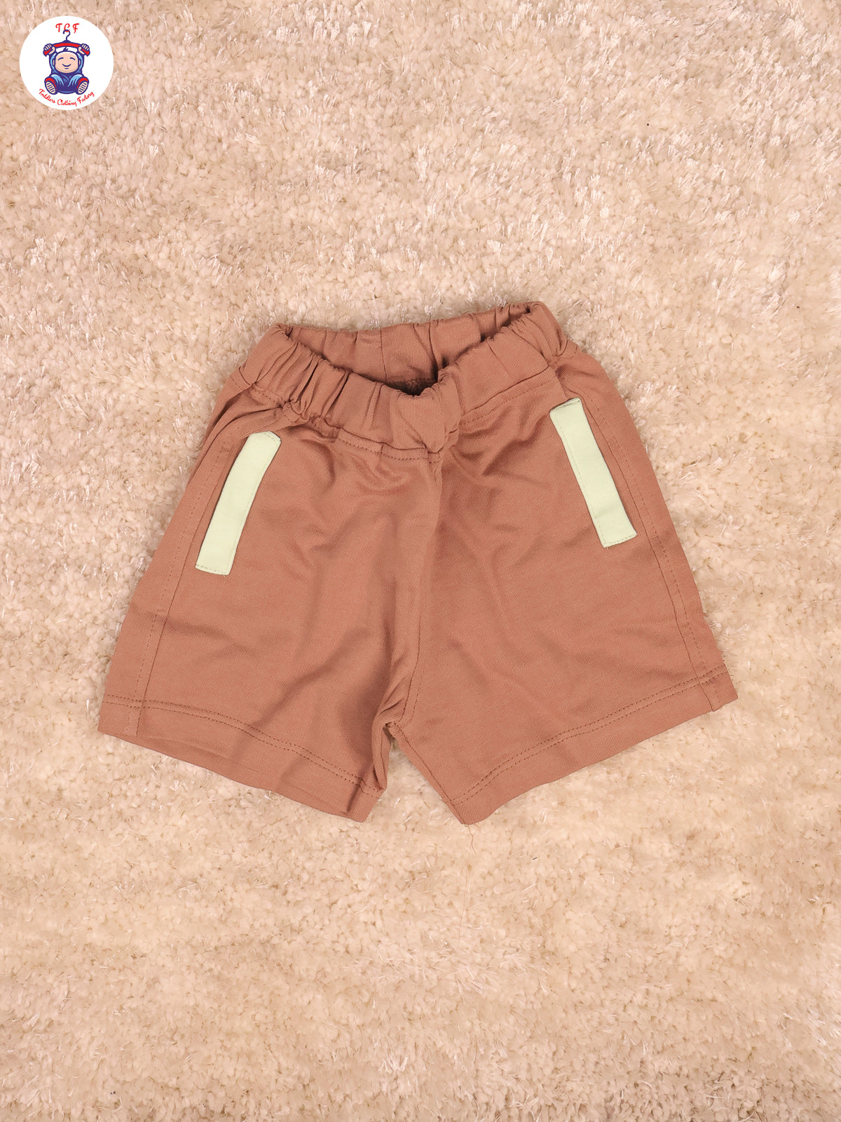 Pista Green - Collor T-Shirts & Shorts