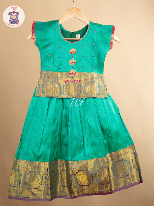 Girls Readymade Pure Pattu Pavadai Sattai