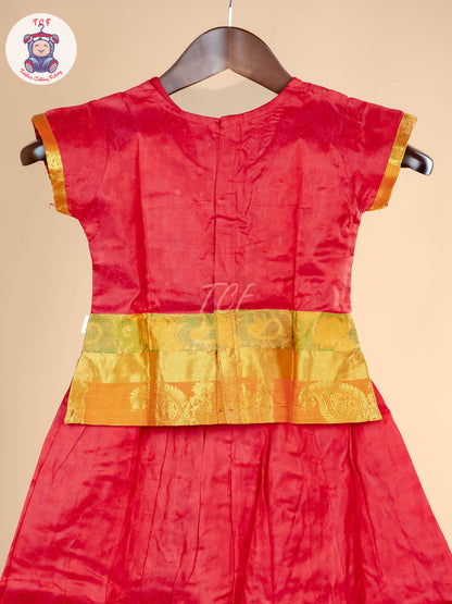 Girls Readymade Pure Pattu Pavadai Sattai