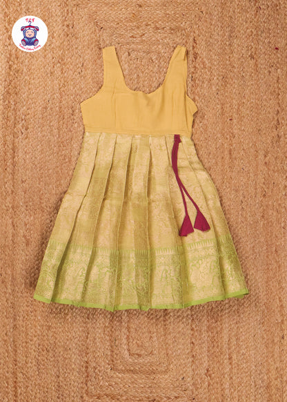 Magenta & Light Green - Pavadai Sattai