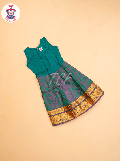 Red & Green - Girls Readymade Pavadai Sattai